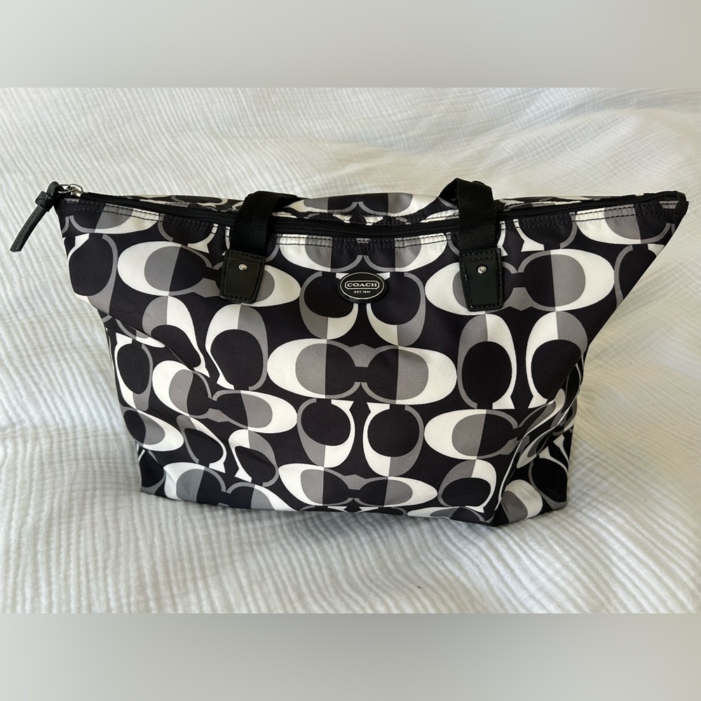 Coach tote/duffle w. 2 inserts